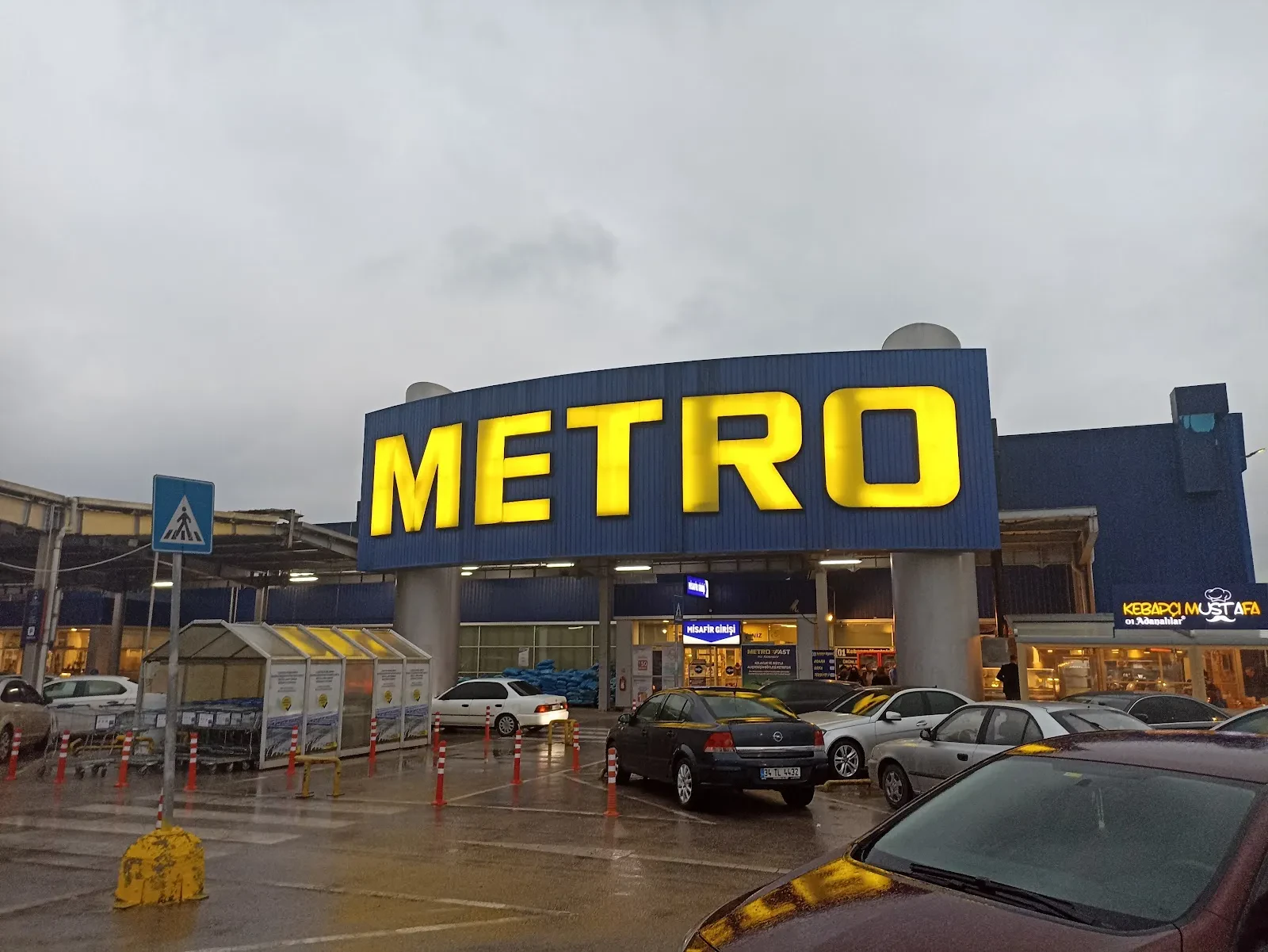 Metro Toptancı Market İzmit