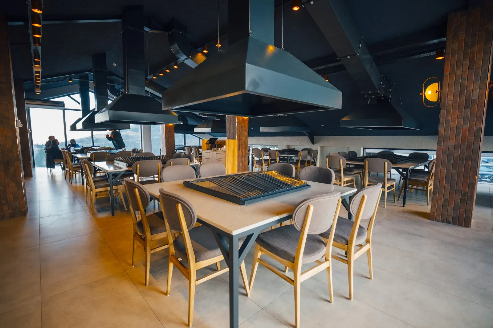 Zevahir 360 Bistro Cafe / Restaurant