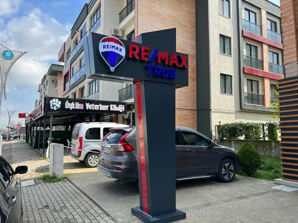 Remax True