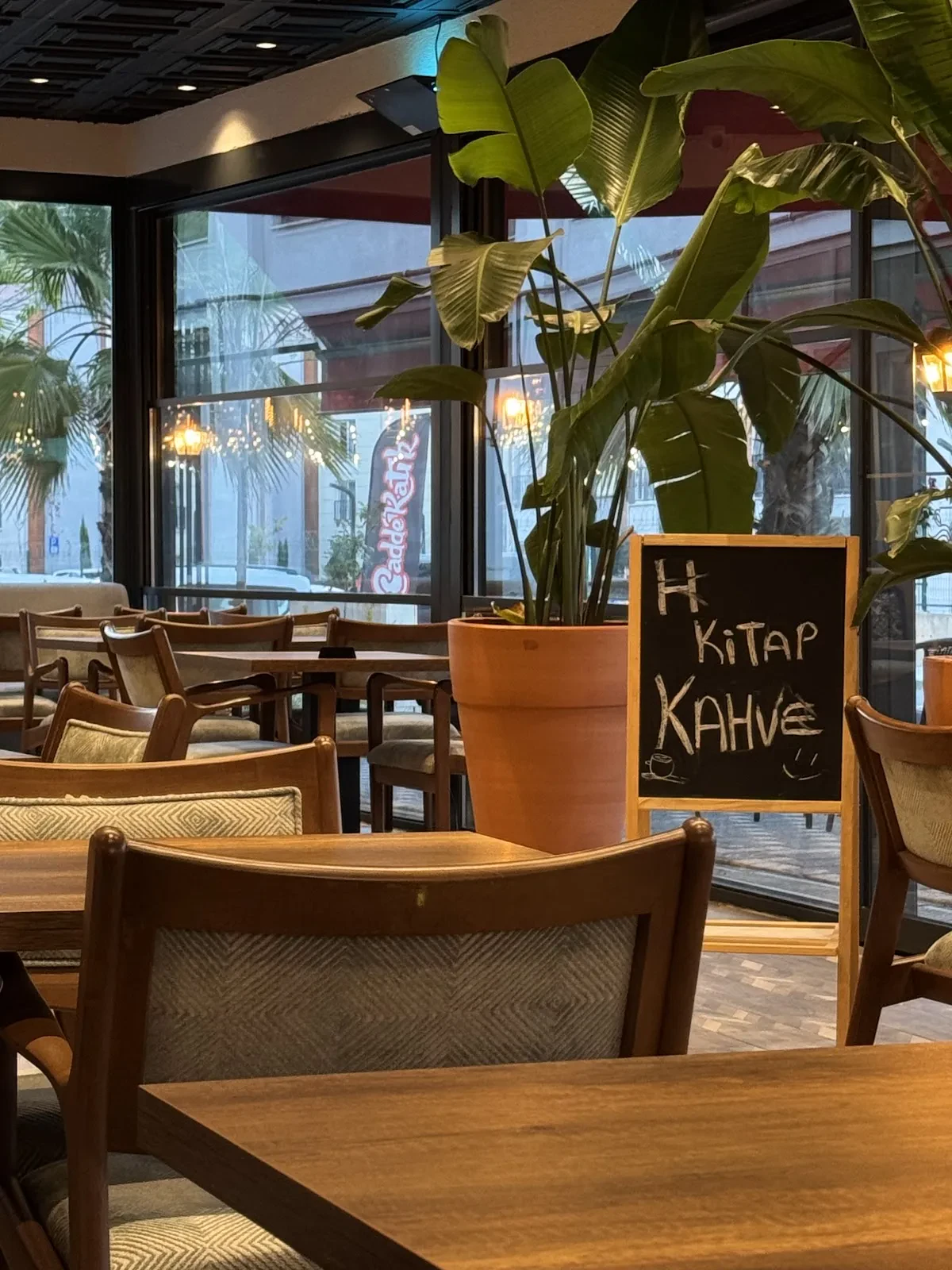 H kitap & kahve fotoğraf 4