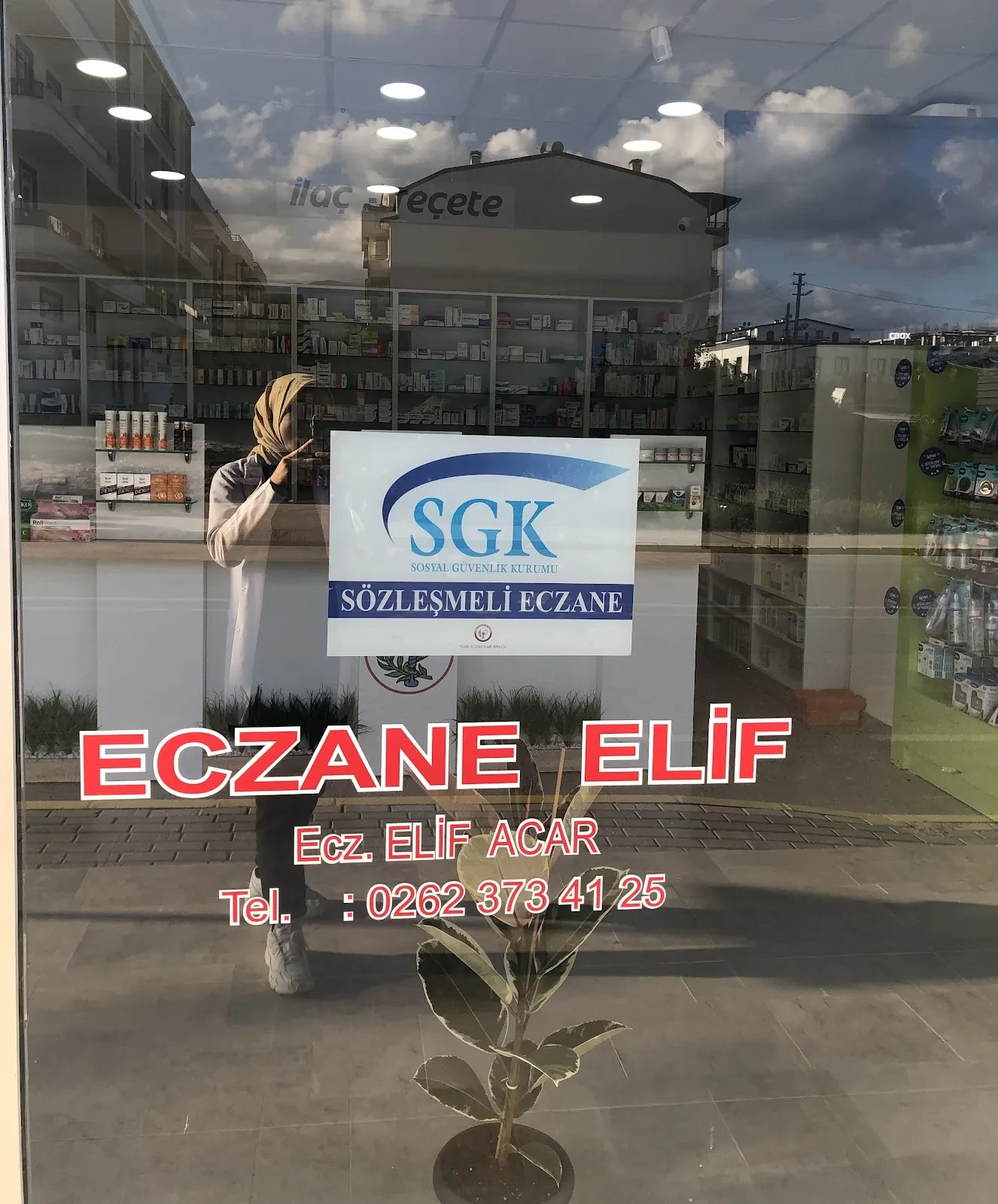 Elif Eczanesi