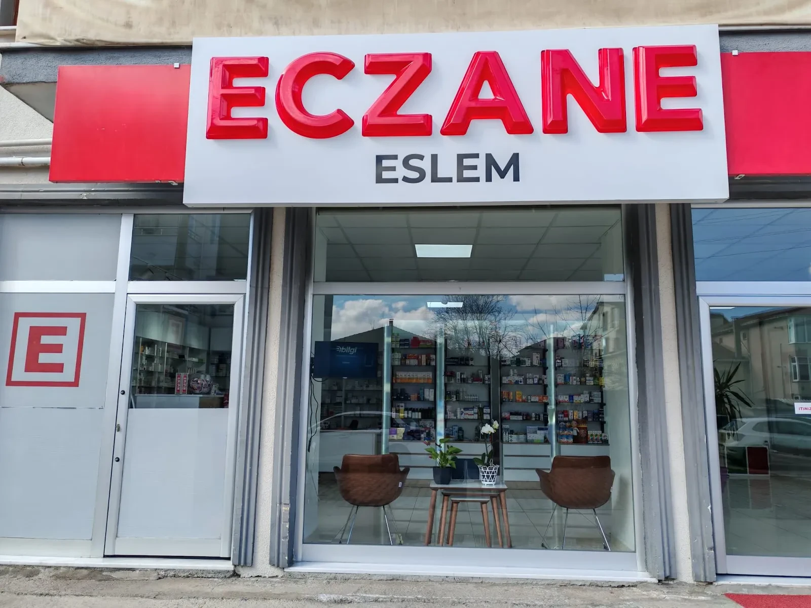 Eslem Eczanesi fotoğraf 3