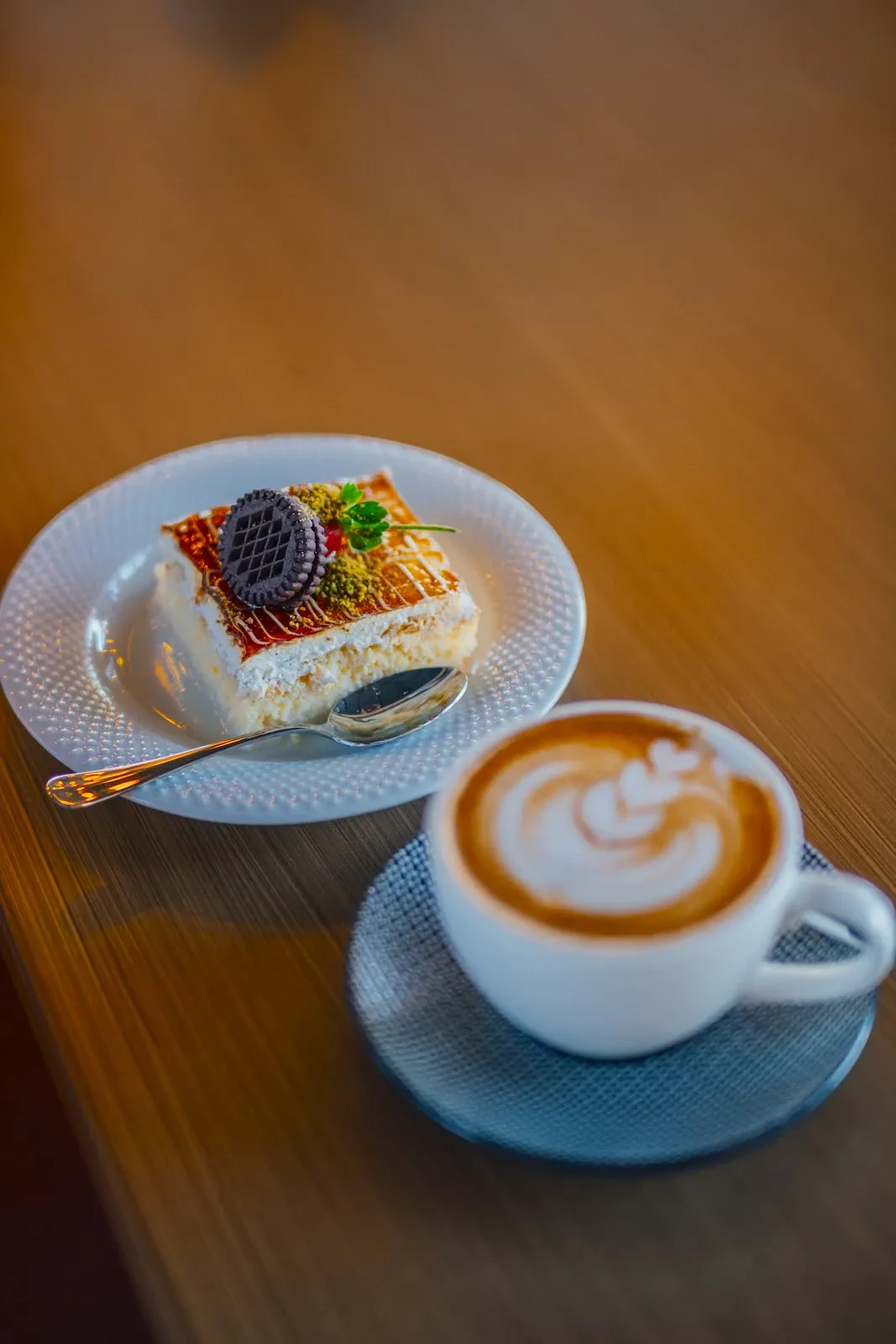 Zevahir 360 Bistro Cafe / Restaurant