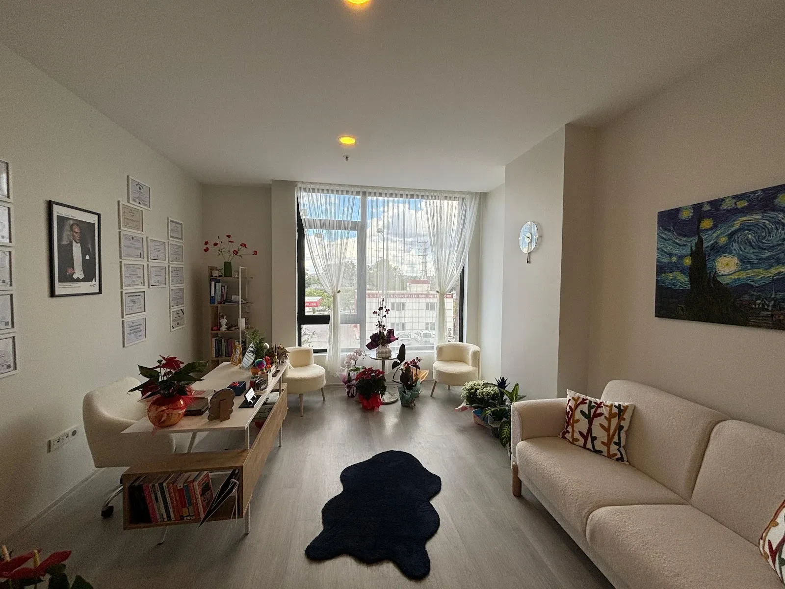 Psikolog Aile Danışmanı ve Çocuk Gelişim Uzmanı Serra CANSEVEN fotoğraf 2